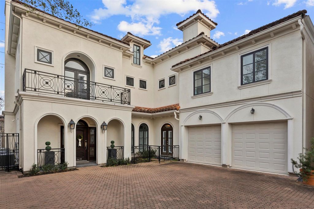 1419 Nantucket Drive, Houston, TX 77057