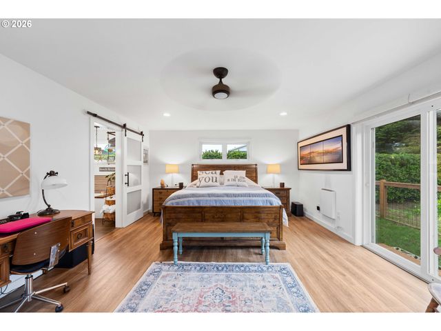 820 JACKSON Ave Sw, Bandon, OR 97411