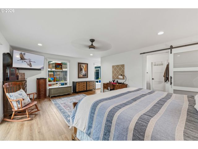 820 JACKSON Ave Sw, Bandon, OR 97411
