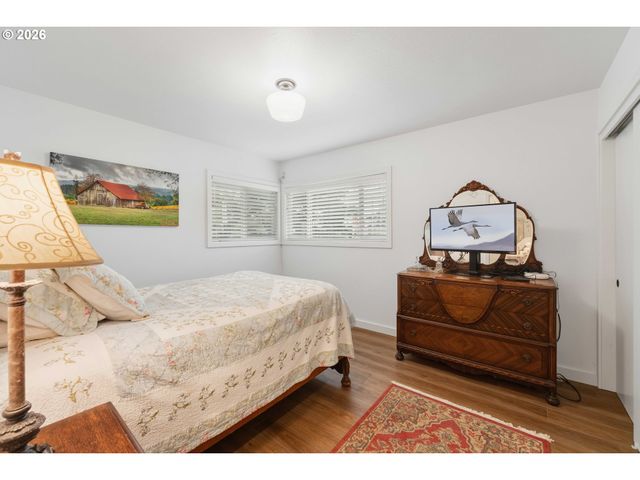 820 JACKSON Ave Sw, Bandon, OR 97411
