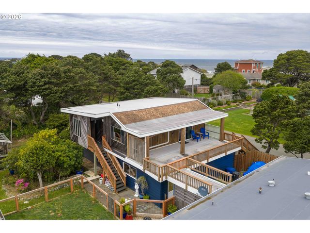 820 JACKSON Ave Sw, Bandon, OR 97411