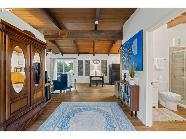 820 JACKSON Ave Sw, Bandon, OR 97411