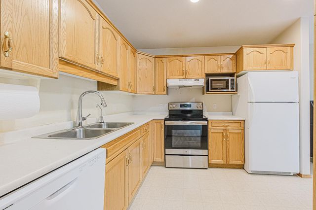 52 Pinewood Boulevard, West Fargo, ND 58078