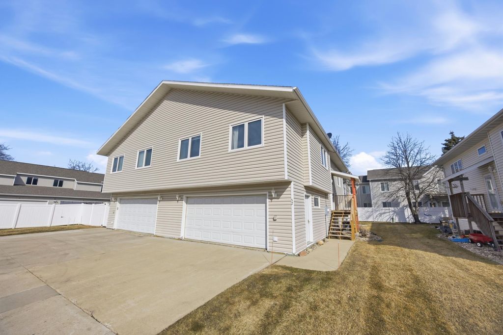 52 Pinewood Boulevard, West Fargo, ND 58078