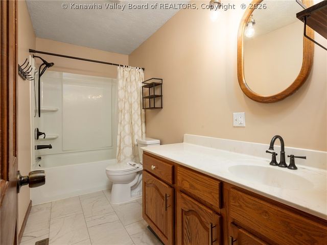 2 Deer Run, Hurricane, WV 25526