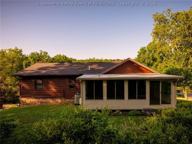 2 Deer Run, Hurricane, WV 25526