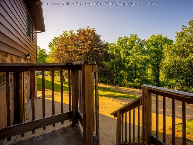 2 Deer Run, Hurricane, WV 25526