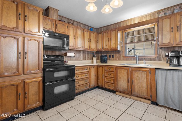 21500 D Herde Road, Gulfport, MS 39503