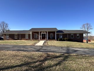 3564 Viola Rd, Mcminnville, TN 37110