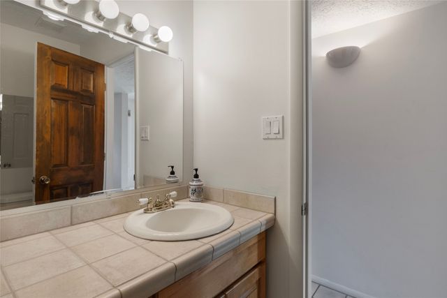 3112 Plaza Blanca, Santa Fe, NM 87507