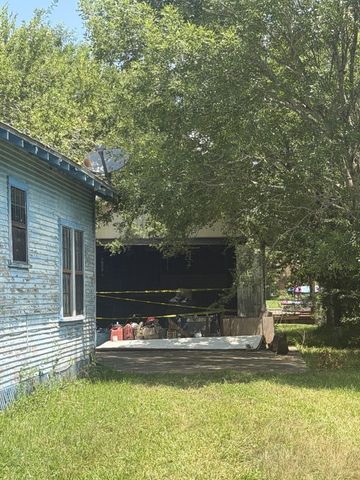 1830 34th Avenue N, Texas City, TX 77590
