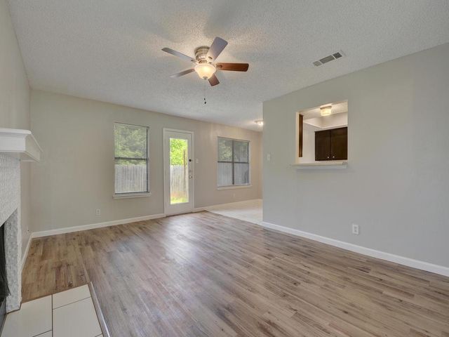 9203 Kempler DR A, Austin, TX 78748