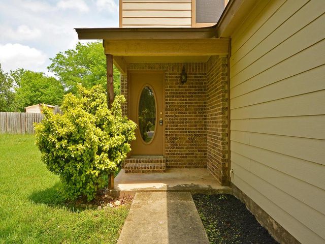 9203 Kempler DR A, Austin, TX 78748