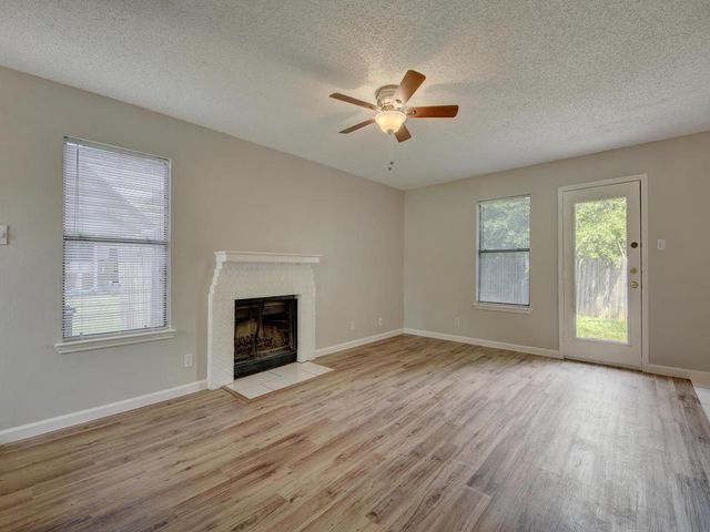 9203 Kempler DR A, Austin, TX 78748