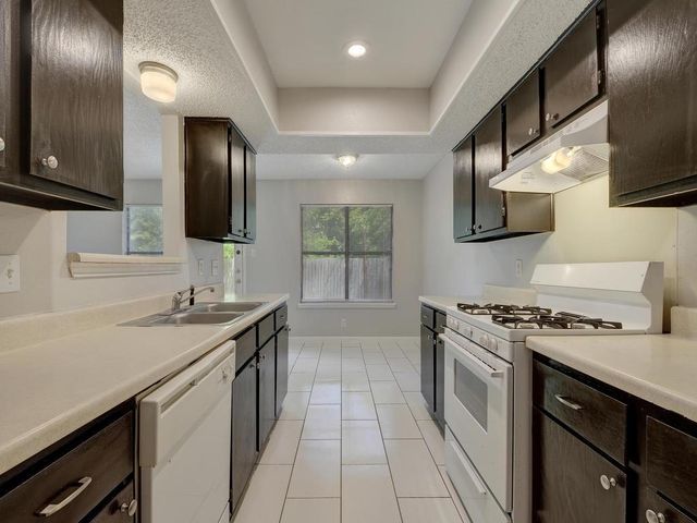 9203 Kempler DR A, Austin, TX 78748