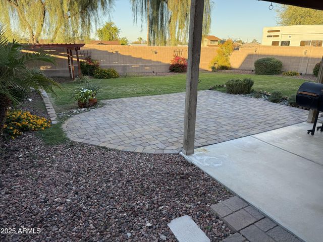 1126 E PEDRO Road, Phoenix, AZ 85042