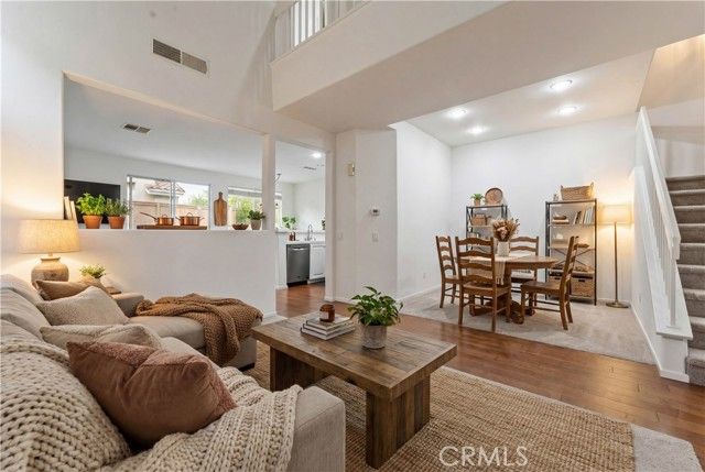 4933 Santo, Oak Park, CA 91377