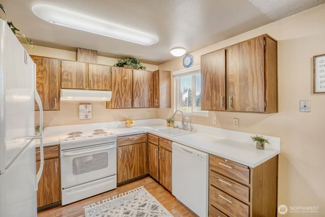 19114 60th Street E, Lake Tapps, WA 98391