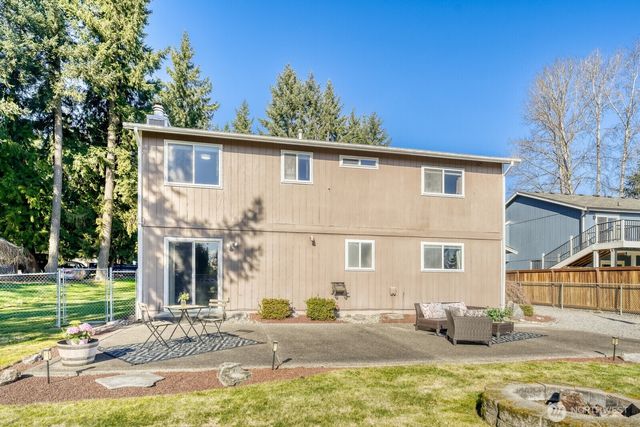 19114 60th Street E, Lake Tapps, WA 98391
