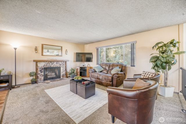 19114 60th Street E, Lake Tapps, WA 98391