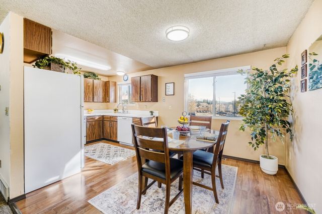 19114 60th Street E, Lake Tapps, WA 98391