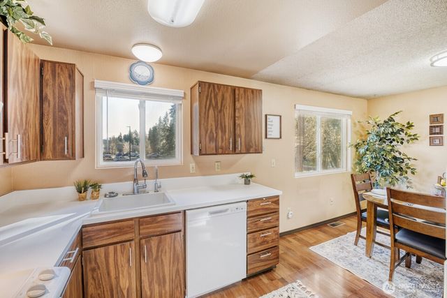 19114 60th Street E, Lake Tapps, WA 98391