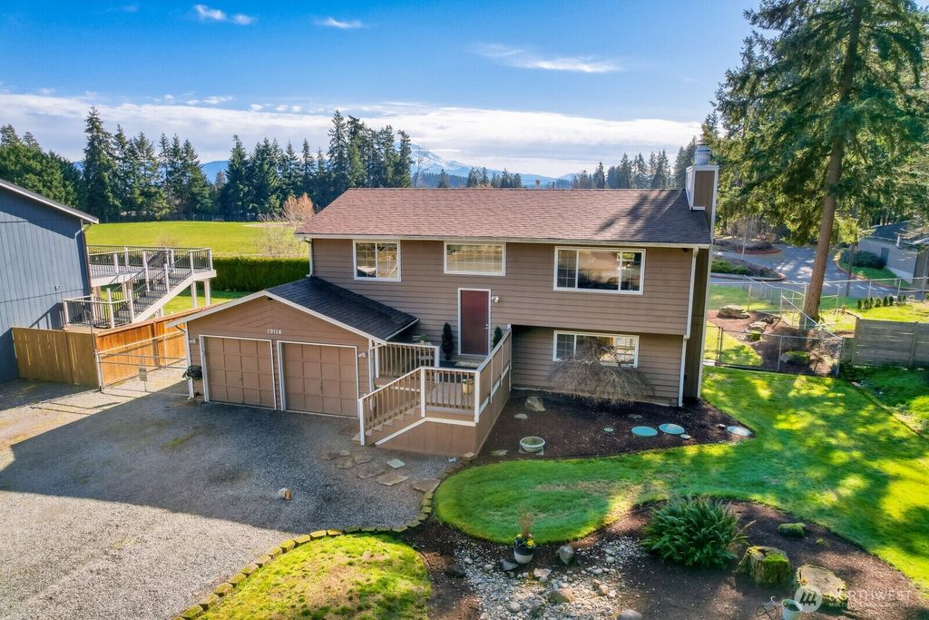 19114 60th Street E, Lake Tapps, WA 98391