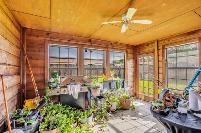 700 Briarclift Lane, Baytown, TX 77521