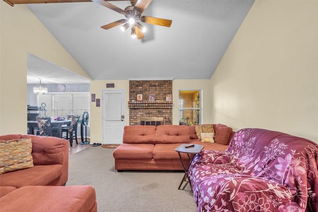 700 Briarclift Lane, Baytown, TX 77521