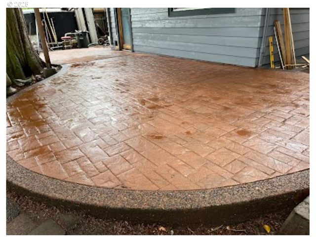 93 E HILLCREST Dr, Eugene, OR 97404