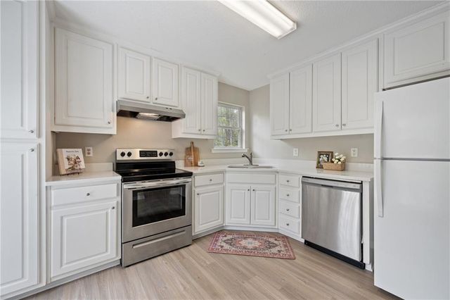 3044 Red Rose Lane, Gainesville, GA 30507