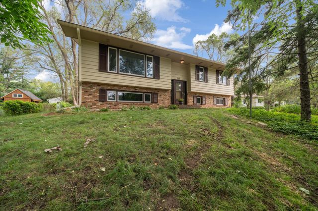 711 Kinnickinnic Street, Hudson, WI 54016