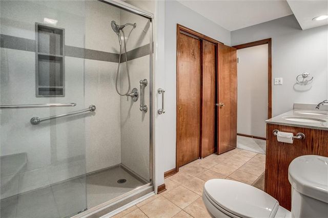 4005 S Coachman Drive, Independence, MO 64055