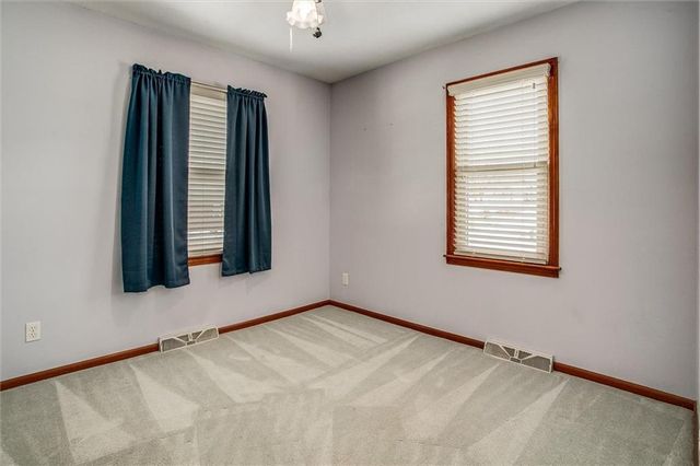 4005 S Coachman Drive, Independence, MO 64055