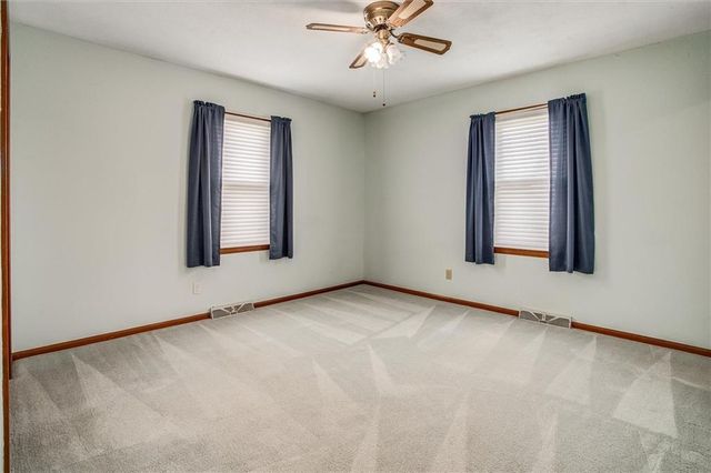 4005 S Coachman Drive, Independence, MO 64055