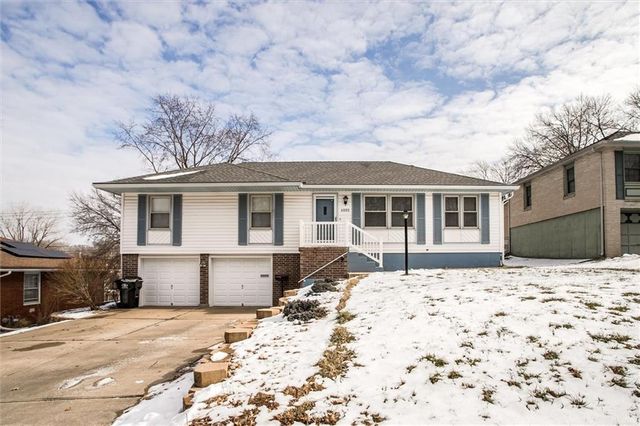 4005 S Coachman Drive, Independence, MO 64055