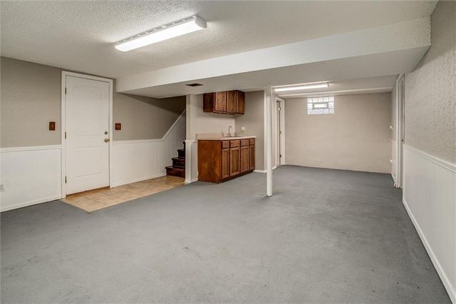 4005 S Coachman Drive, Independence, MO 64055