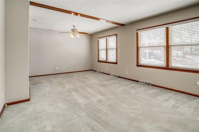 4005 S Coachman Drive, Independence, MO 64055