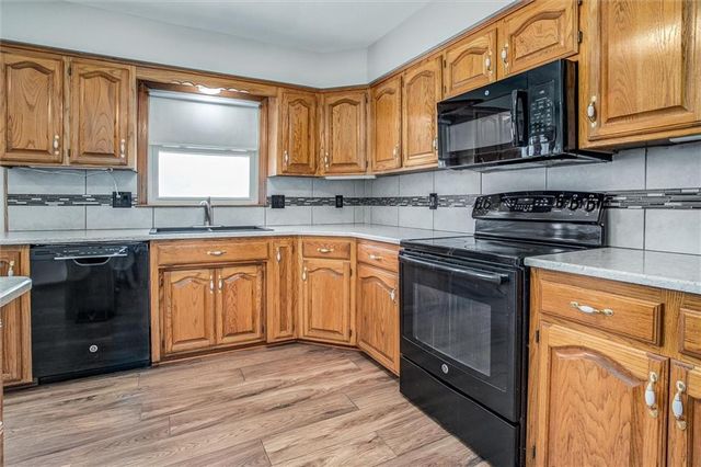 4005 S Coachman Drive, Independence, MO 64055