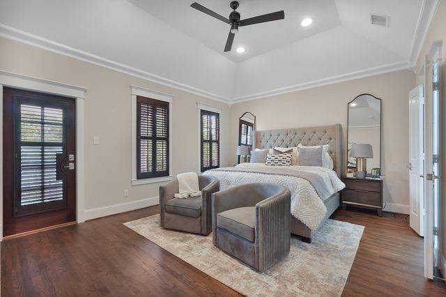 537 W 22nd St, Houston, TX 77008