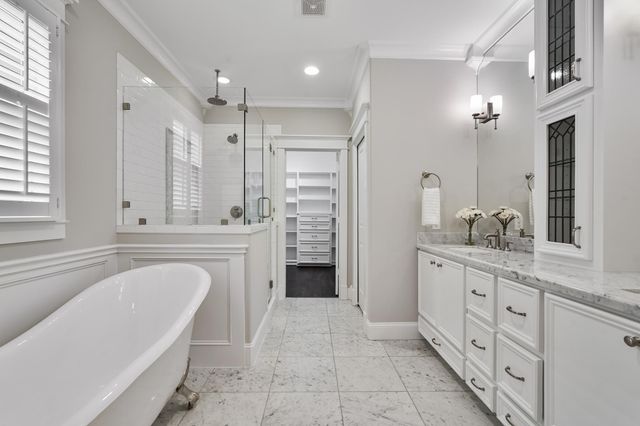 537 W 22nd St, Houston, TX 77008