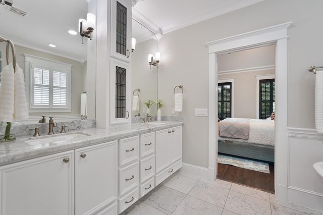 537 W 22nd St, Houston, TX 77008