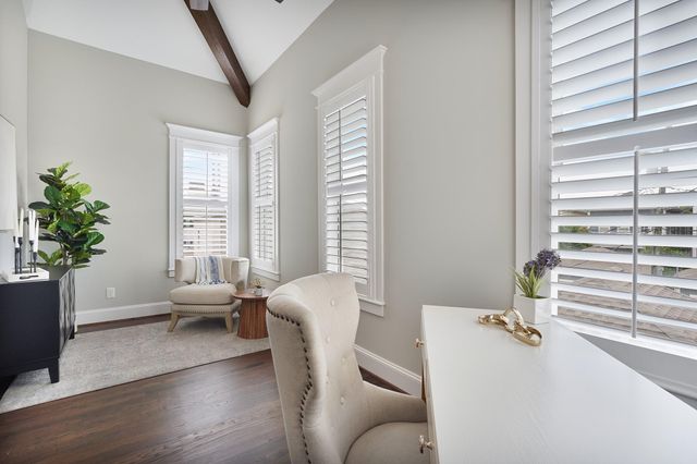 537 W 22nd St, Houston, TX 77008