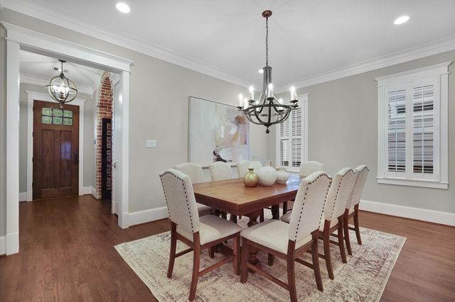 537 W 22nd St, Houston, TX 77008