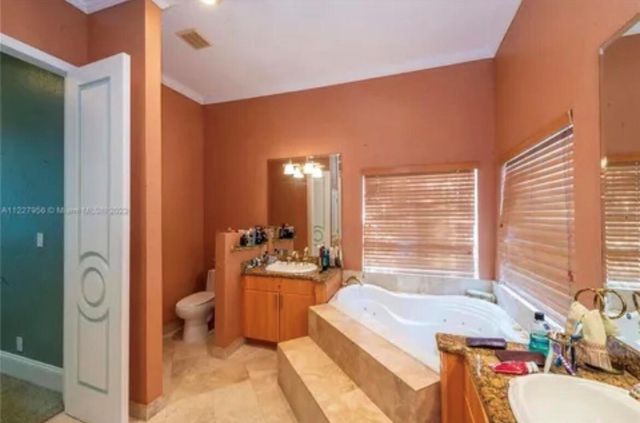 423 NE 3rd Street, Pompano Beach, FL 33060