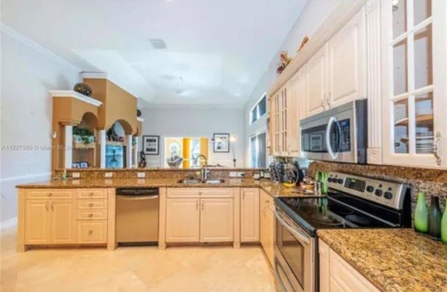 423 NE 3rd Street, Pompano Beach, FL 33060