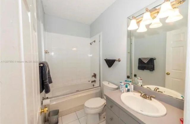 423 NE 3rd Street, Pompano Beach, FL 33060