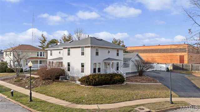 5725 Westminster Place, St Louis, MO 63112