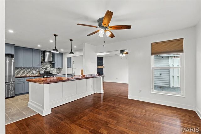 5725 Westminster Place, St Louis, MO 63112