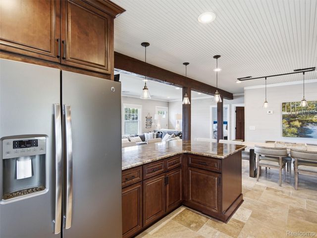 587 Westpointe Court, Lake Orion Village, MI 48362